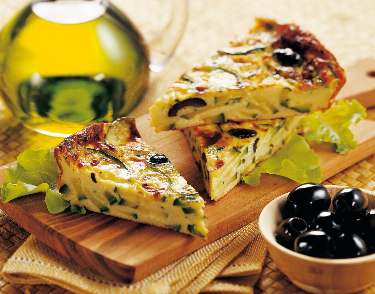 Frittata di zucchine al caprino e olive nere ricetta