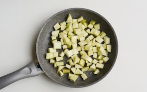 Preparazione Fusilli con caponata di melanzane - Fase 1