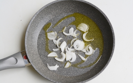 Preparazione Fusilli con caponata di melanzane - Fase 2 Preparazione Fusilli con caponata di melanzane - Fase 2