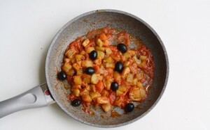 Preparazione Fusilli con caponata di melanzane - Fase 3