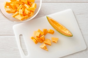 Preparazione Insalata di melone e rucola - Fase 1