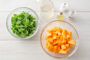 Preparazione Insalata di melone e rucola - Fase 2