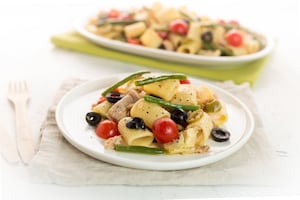 Preparazione Insalata di mezzi rigatoni al tonno e fagiolini - Fase 3