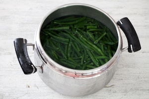 Preparazione Insalata di moscardini e fagiolini - Fase 1