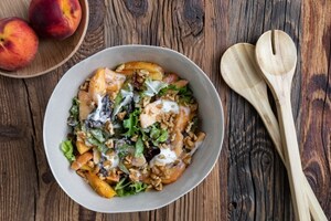 Preparazione Insalata di pesche - Fase 3