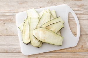 Preparazione Insalata di polpo freddo e melanzane - Fase 1