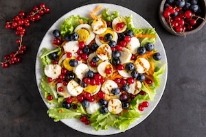 Preparazione Insalata di ribes e mirtilli - Fase 2