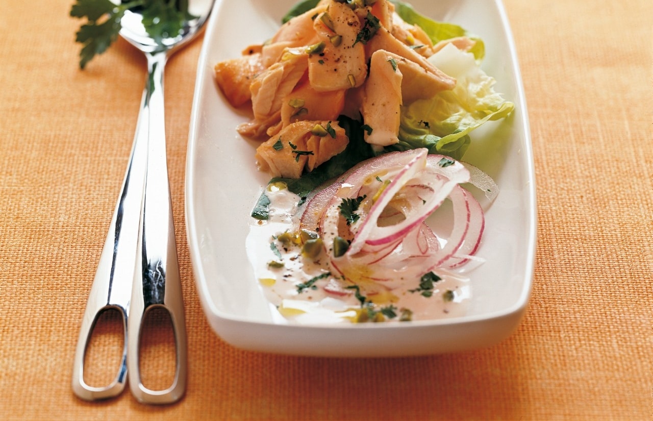 Insalata di salmone e cipolla ricetta