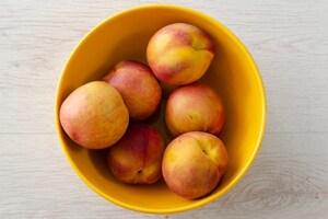 Preparazione Pesche alle fragoline - Fase 1