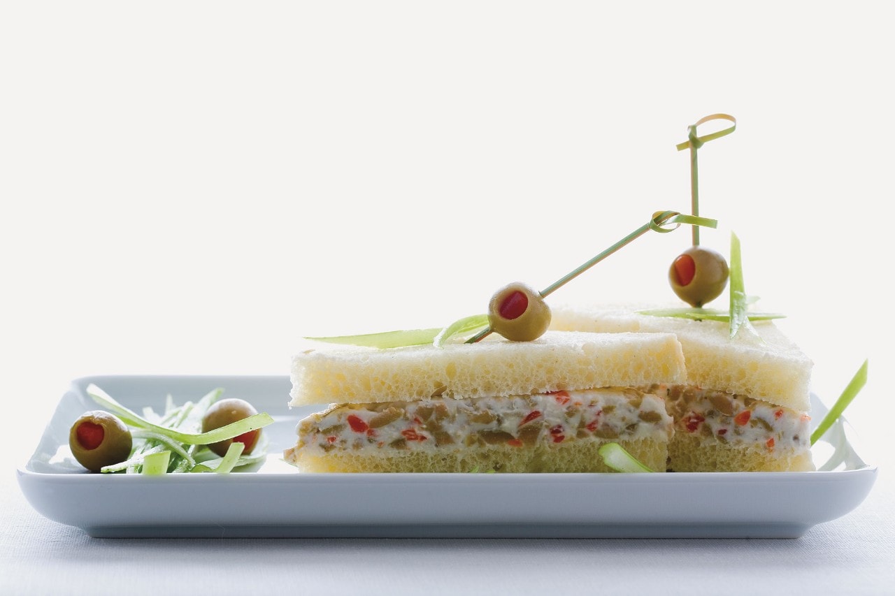 Sandwich alla crema di caprini e olive ricetta