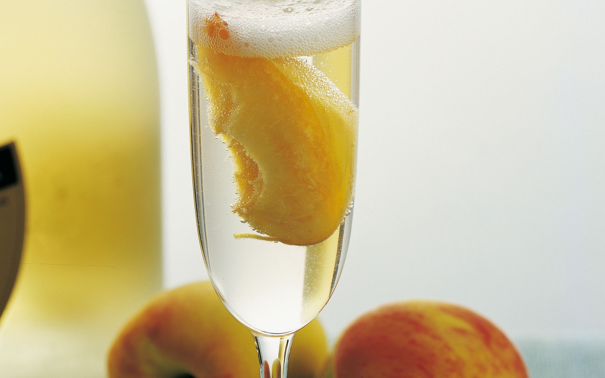 Champagne alla pesca Champagne alla pesca