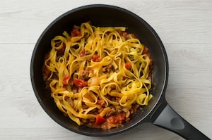 Preparazione Fettuccine con salsiccia all'aceto balsamico - Fase 2