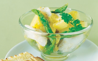 Insalata di asparagi, merluzzo e zabaione allo zafferano