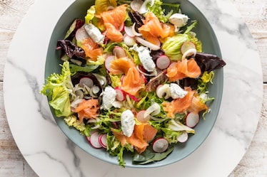 Insalata con salmone e ricotta