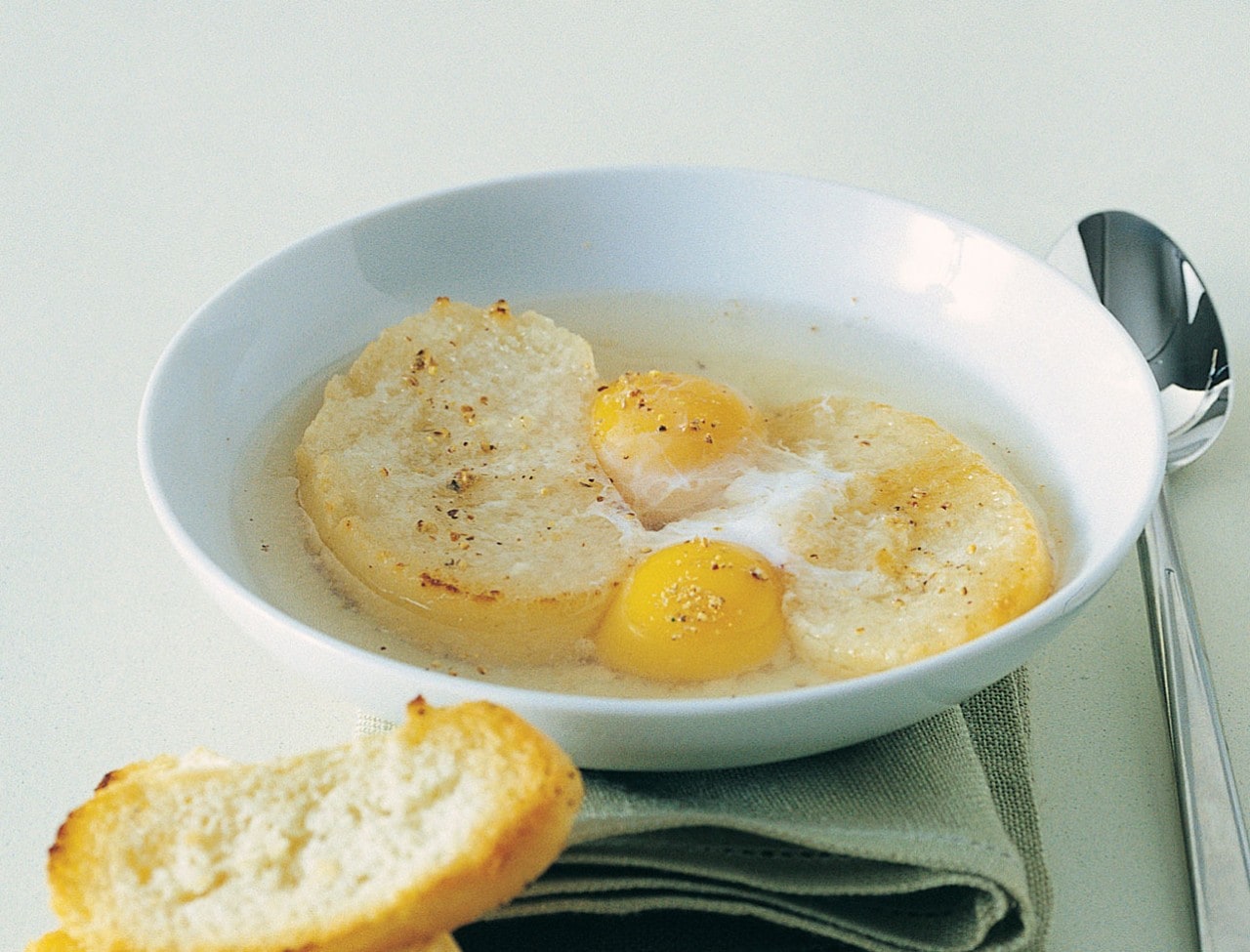 Zuppa d'uovo ricetta