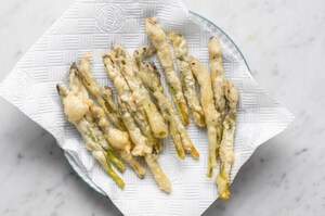 Preparazione Asparagi in camicia - Fase 3