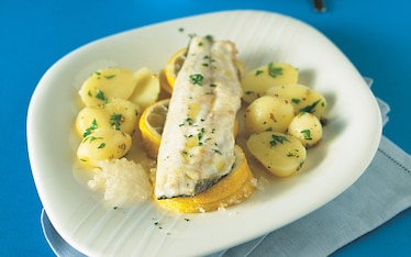 Branzino al limone e salsa di prezzemolo