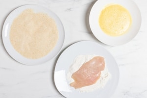 Preparazione Cotolette di pollo alla milanese - Fase 1