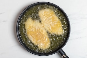 Preparazione Cotolette di pollo alla milanese - Fase 3