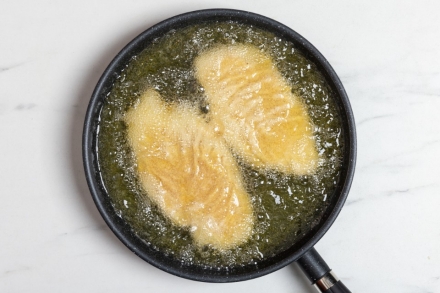 Preparazione Cotolette di pollo alla milanese - Fase 3 Preparazione Cotolette di pollo alla milanese - Fase 3