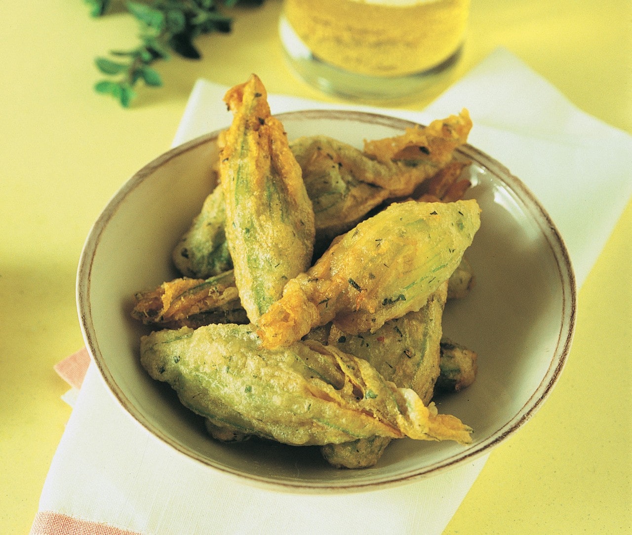 Fiori di zucchine ripieni di mozzarella ricetta