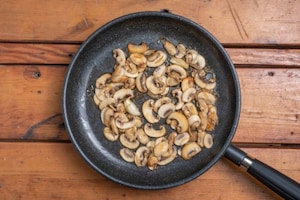 Preparazione Omelette agli champignon - Fase 3