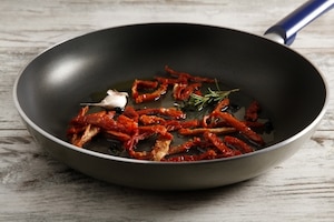 Preparazione Pasta con triglie e pomodori secchi - Fase 2