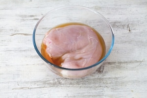 Preparazione Petto di tacchino all'uva bianca - Fase 1