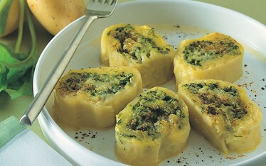 Rotolo di patate, erbette, ricotta e parmigiano