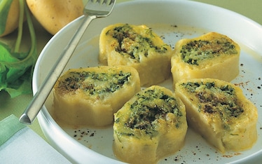 Rotolo di patate, erbette, ricotta e parmigiano