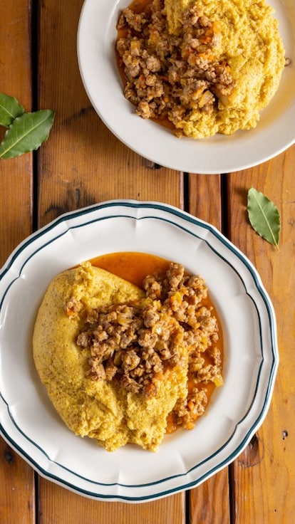 Polenta con ragù di salsiccia 