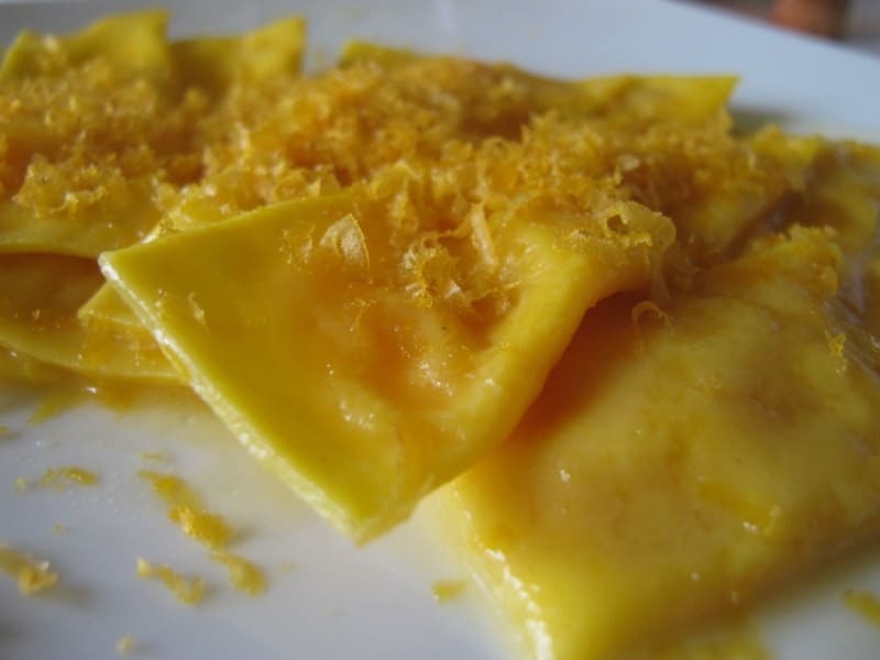 Pappardelle ripiene di zucca con bottarga vergine di Cabras ricetta