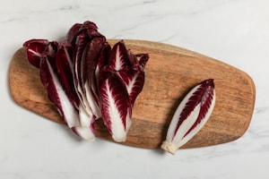 Preparazione Involtini di radicchio e formaggio - Fase 1