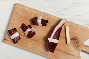 Preparazione Involtini di radicchio e formaggio - Fase 2