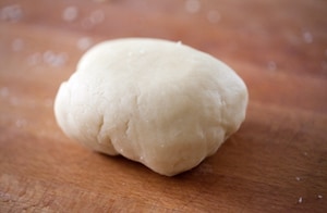 Preparazione Cestini di cipolle caramellate con insalata di rucola - Fase 3