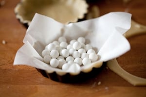 Preparazione Cestini di cipolle caramellate con insalata di rucola - Fase 4