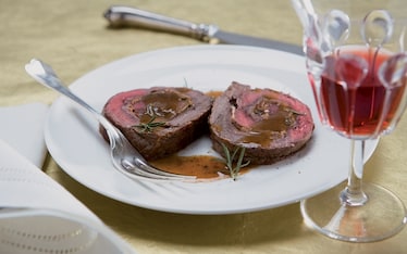 Filetto arrotolato con funghi e prosciutto