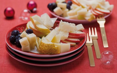 Formaggi stagionati e frutta fresca