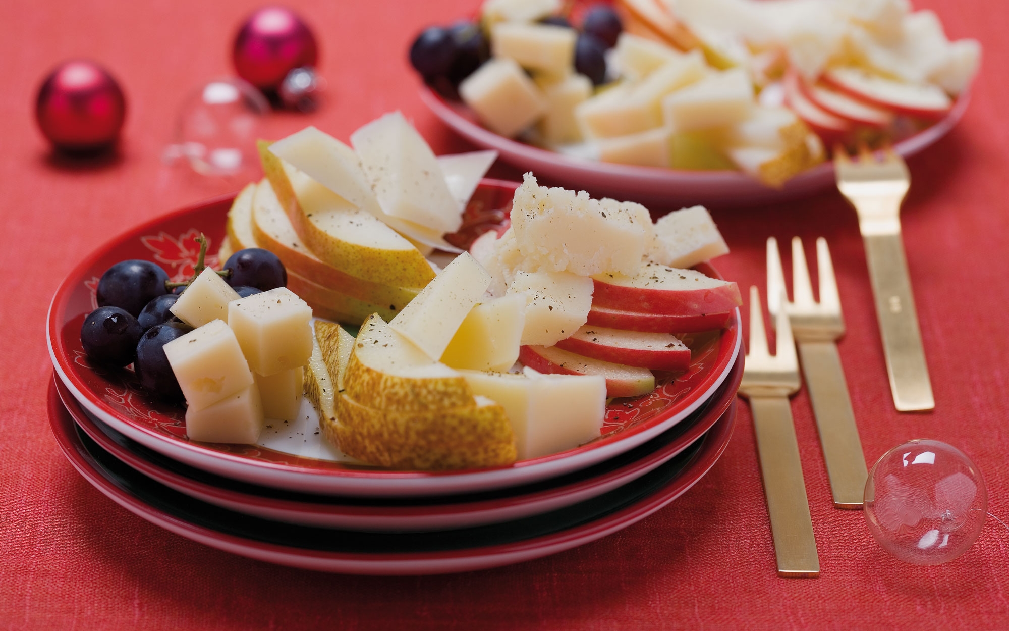 Formaggi stagionati e frutta fresca Formaggi stagionati e frutta fresca