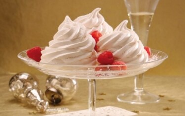 Meringhe con frutti rossi