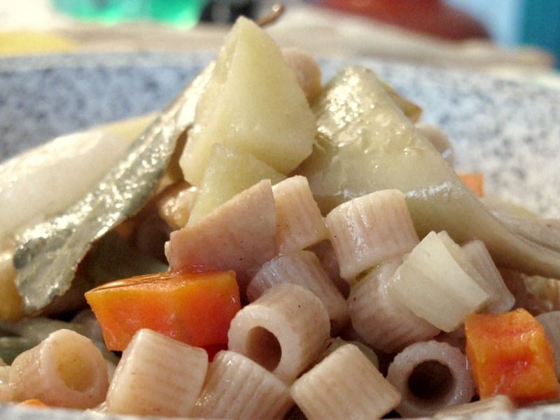 Minestrone asciutto di funghi e patate con ditalini di farro ricetta