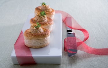 Vol-au-vent al pollo, besciamella e curry