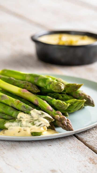 Asparagi con maionese piccante