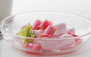 Coppe di crema al rabarbaro