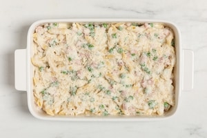 Preparazione Gratin di pennette alla mortadella e piselli - Fase 2