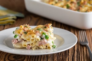 Preparazione Gratin di pennette alla mortadella e piselli - Fase 2