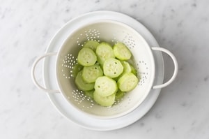 Preparazione Insalata di riso con salmone - Fase 1