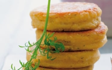 Mini hamburger di salmone al pomodoro