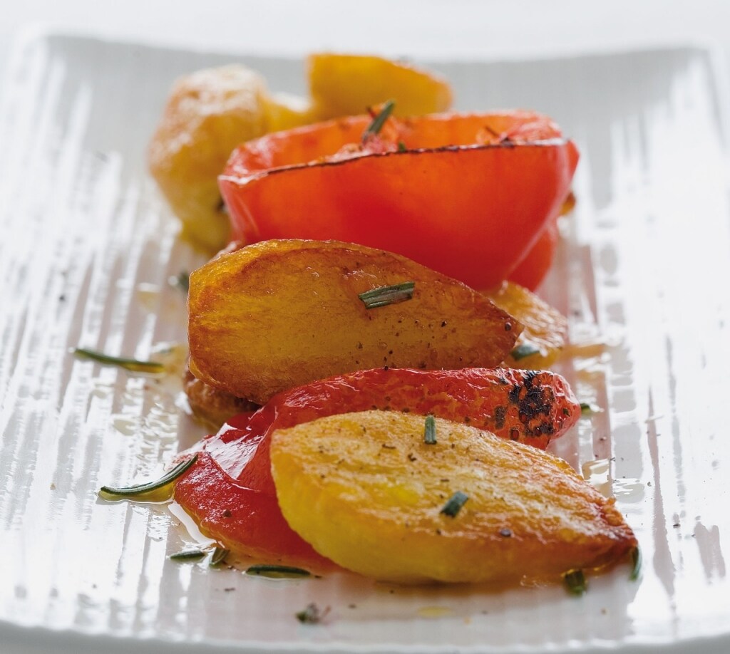 Ricetta Patate e pomodori arrosto - Cucchiaio d'Argento