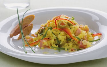 Riso tiepido alle verdure e prosciutto